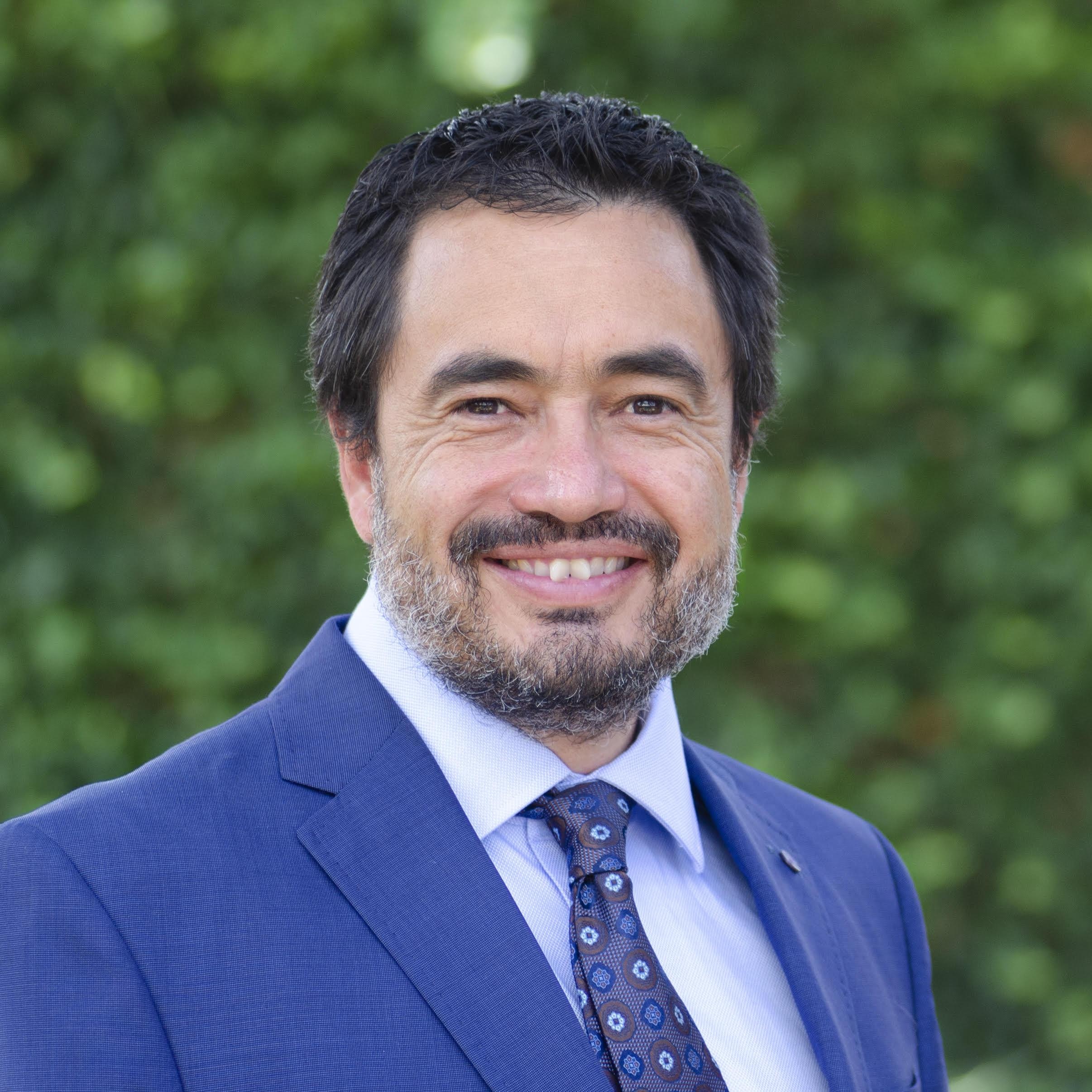 Professional portrait of Javier Read de Alaniz, Professor of Chemistry at UC Santa Barbara.